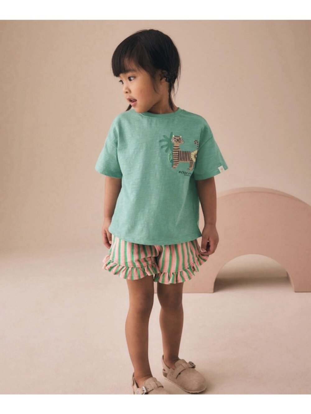 NEXT Girls Green Tiger Short Sleeve T-Shirt and Shorts Set 3-4yrs
